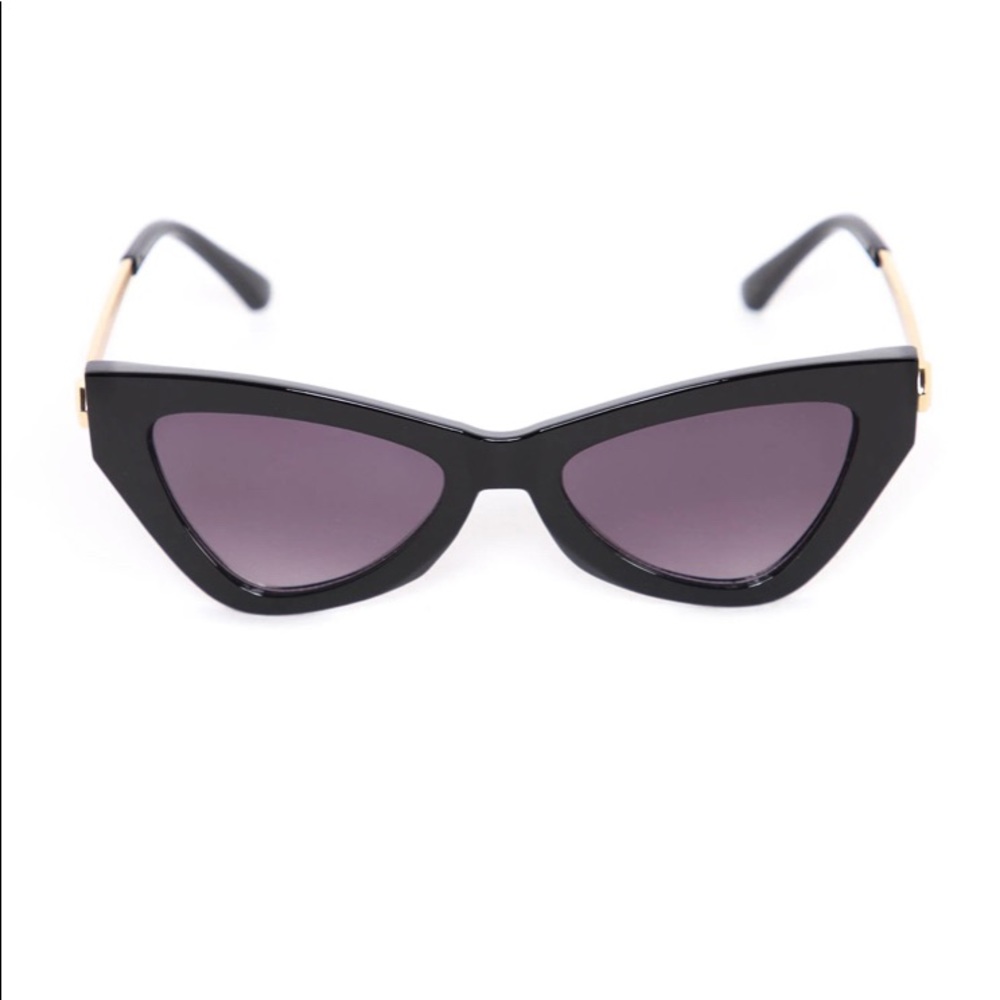 Cat eye sunglasses